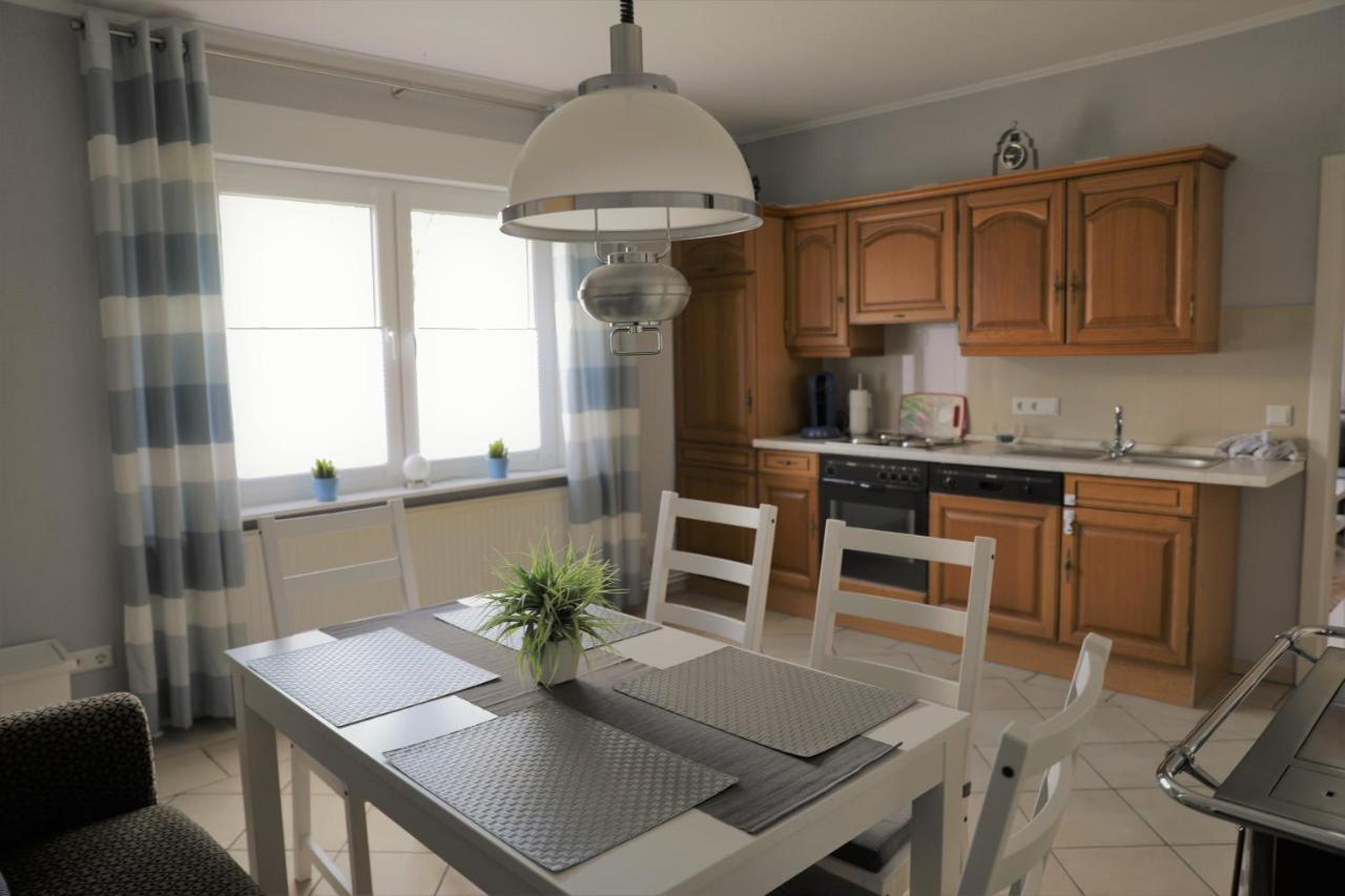 Sinis Friesenstube Apartment Zwischenbergen Bagian luar foto